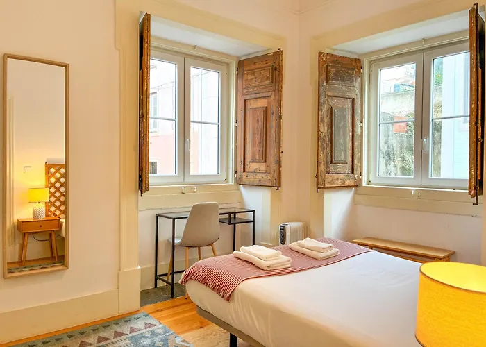 Apartment My Fair - 2 Bedroom Near Principe Real Lisbon