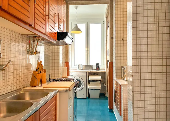 My Fair - 2 Bedroom Near Principe Real Apartment